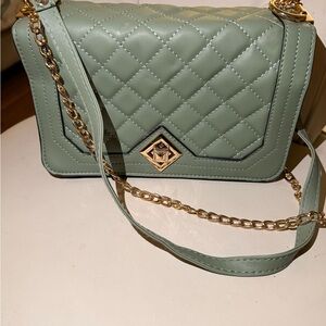 Elegant Green Quilted Shoulder Bag